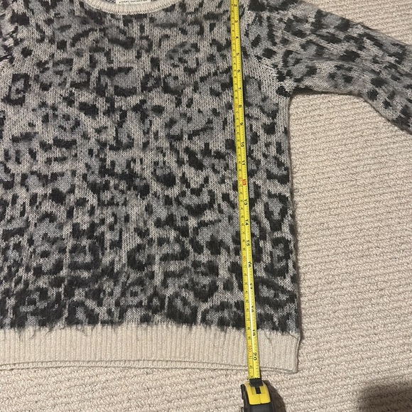 Zara Girls Soft Leopard Sweater - Picture 6 of 6